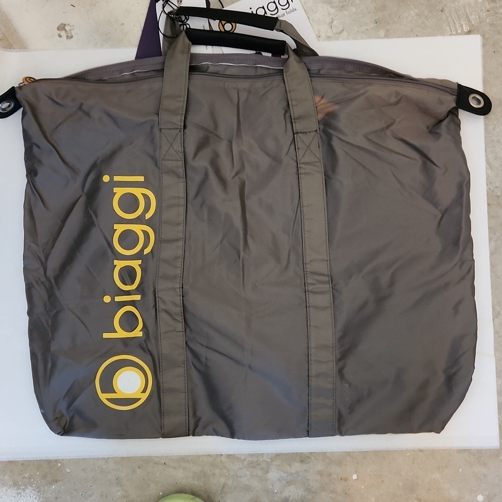 Biaggi Foldable Travel Bag - Picture 5 of 6